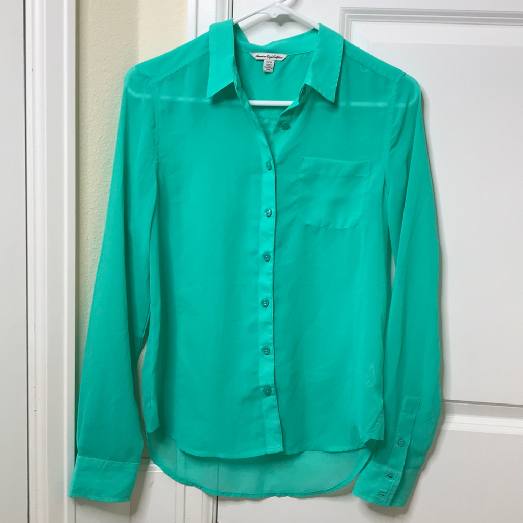 American Eagle Button Down Top